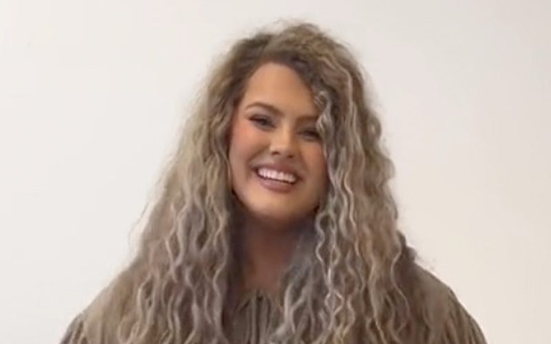 I’m a ‘curvy’ teacher - I showed off my outfits for the week and men say I’m ‘perfect’