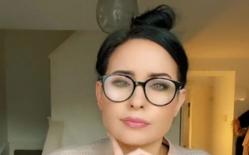 I'm a MILF & I love to wear tight fitting outfits but everyone says I should be embarrassed but I love showing off