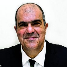 Sir Stelios Haji-Ionnou is offering his mentorship and a cash prize as part of his Young Entrepreneur Awards